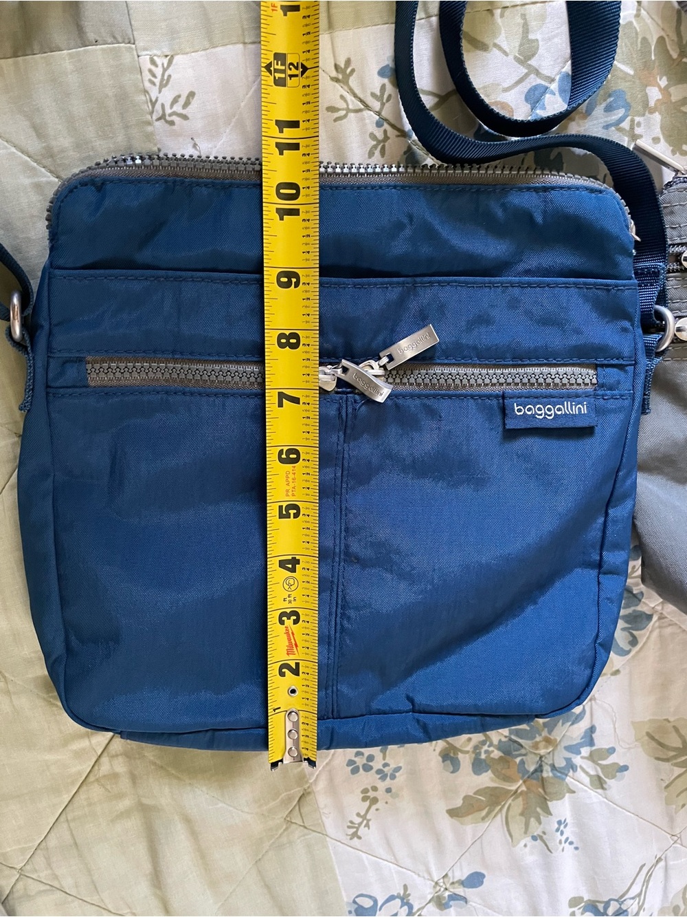 Baggallini bags/Crossbody bags - Picture 5 of 12